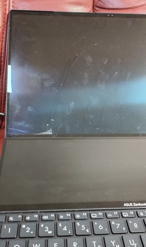 тріщина на основному екрані  Asus Zenbook Pro 14 Duo OLED UX8402