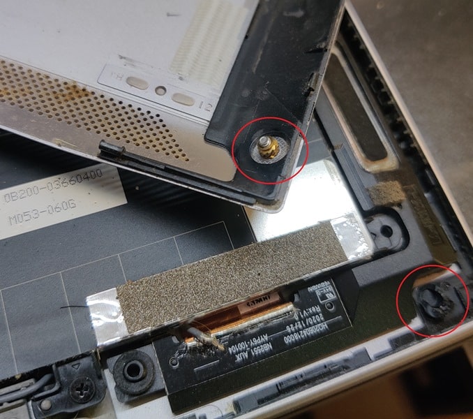 ліва втулка корпусу Asus UX425