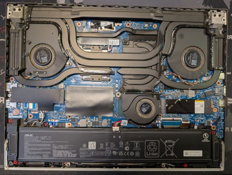 ASUS ROG Strix G16 G614J без нижнього корпусу