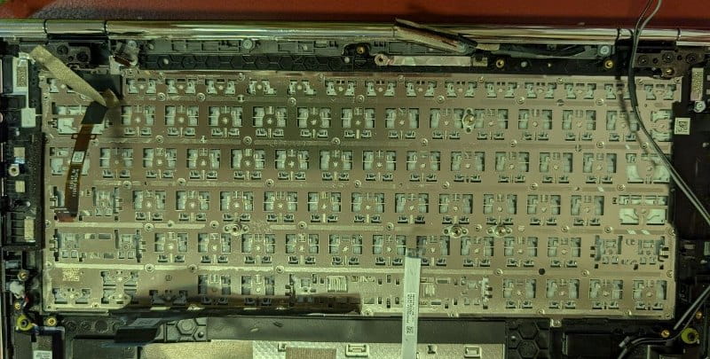 кріплення клавіатури в топкейсі ноутбука Asus UX3204V